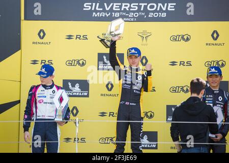 Podium FEWTRELL Maw (gbr), FR 2.0 Eurocup Renault team R-Ace GP, portrait pendant, 2018 Eurocup Formula Renault 2.0, à Silverstone, Grande-Bretagne, du 18 au 20 mai - photo Antonin Vincent / DPPI Banque D'Images