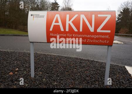 Bad Neuenahr Ahrweiler, Allemagne. 16 mars 2021. La zone d'entrée de l'Académie pour la gestion de crise, la planification d'urgence et la défense civile (AKNZ). L'AKNZ est une institution de formation et d'éducation continue appartenant à l'Office fédéral de la protection civile et de l'assistance en cas de catastrophe. Crédit : Thomas Frey/dpa/Alay Live News Banque D'Images