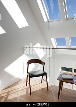 Chaire en coin de chambre, CarbonLight Home, Rothwell, Kettering Banque D'Images