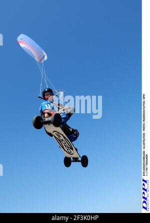 KITE MOUNTAINBOARD - ILLUSTRATION - PHOTO : FREDERICK PATTOU / DPPI LAURENT BENAMON (FRA) Banque D'Images