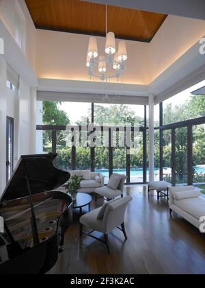 Grand piano dans le salon d'une résidence privée, à Singapour Banque D'Images