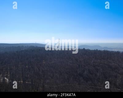 OLYMPUS DIGITAL CAMERAIt montre une vue sur la forêt de Piris et la montagne sont de Erzsebet Lookout dans la région de Normafa Date: 7 mars 2020 Banque D'Images