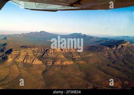 L'Australie, vue aérienne de Wilpena Pound dans les Flinders Range Banque D'Images