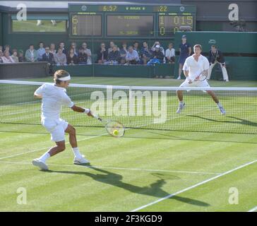 WIMBLEDON 2007 5e JOUR 29/6/07. RODGER FEDERER PENDANT SON MATCH AVEC M.SAFIN PHOTO DAVID ASHDOWN Banque D'Images