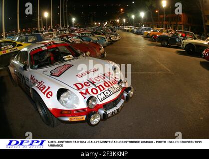 AUTO - VOITURE HISTORIQUE 2004 - RALLYE MONTE CARLO HISTORIQUE 20040204 - PHOTO : GILLES BOUVIER / DPPI AMBIANCE Banque D'Images