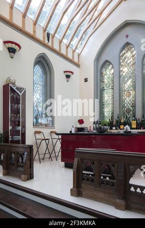 Eglise Saint Johns, route St Johns, Uxbridge. Cuisine intérieure et toit Banque D'Images