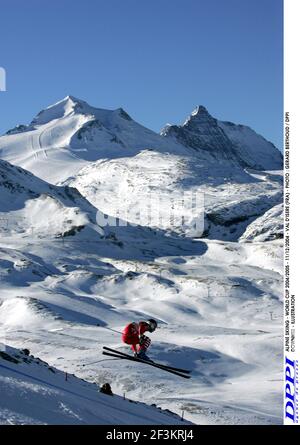 SKI ALPIN - COUPE DU MONDE 2004/2005 - 11/12/2004 - VAL D'ISÈRE (FRA) - PHOTO : GERARD BERTHOUD / DPPI DESCENTE - ILLUSTRATION Banque D'Images