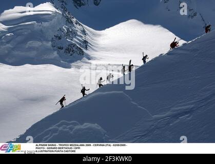 ALPINISME SKI - TROFEO MEZZALAMA 2009 - CERVINIA (ITA) - 02/05/2009 - PHOTO : GERARD BERTHOUD / DPPI ILLUSTRATION PUNTA CASTORE Banque D'Images