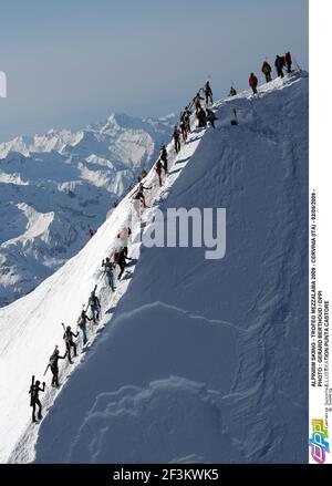 ALPINISME SKI - TROFEO MEZZALAMA 2009 - CERVINIA (ITA) - 02/05/2009 - PHOTO : GERARD BERTHOUD / DPPI ILLUSTRATION PUNTA CASTORE Banque D'Images