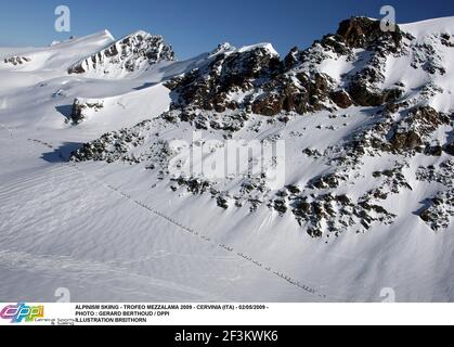 SKI ALPIN - TROFEO MEZZALAMA 2009 - CERVINIA (ITA) - 02/05/2009 - PHOTO : GERARD BERTHOUD / DPPI ILLUSTRATION BREITHORN Banque D'Images