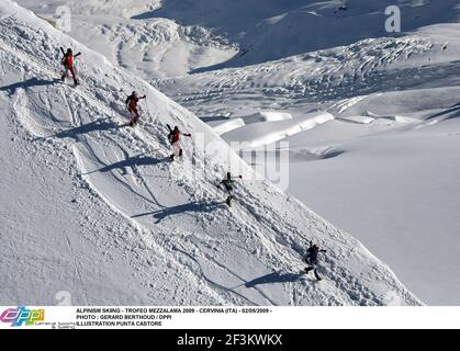 ALPINISME SKI - TROFEO MEZZALAMA 2009 - CERVINIA (ITA) - 02/05/2009 - PHOTO : GERARD BERTHOUD / DPPI ILLUSTRATION PUNTA CASTORE Banque D'Images