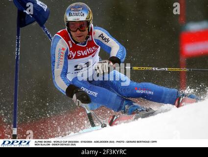 SKI ALPIN - COUPE DU MONDE 2003/2004 - 07/02/2004 - ADELBODEN (SUI) - PHOTO : GERARD BERTHOUD / DPPI HOMMES SLALOM - DIDIER DEFAGO (SUI) Banque D'Images