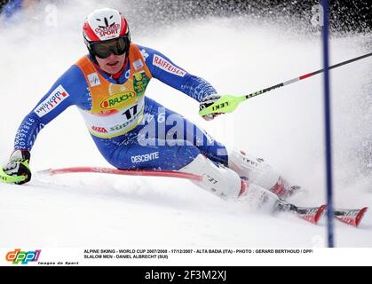 SKI ALPIN - COUPE DU MONDE 2007/2008 - 17/12/2007 - ALTA BADIA (ITA) - PHOTO : GERARD BERTHOUD / DPPI SLALOM MEN - DANIEL ALBRECHT (SUI) Banque D'Images