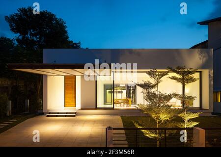 Lit extérieur de maison Cour Mandai par Atelier M +A à Singapour. Banque D'Images