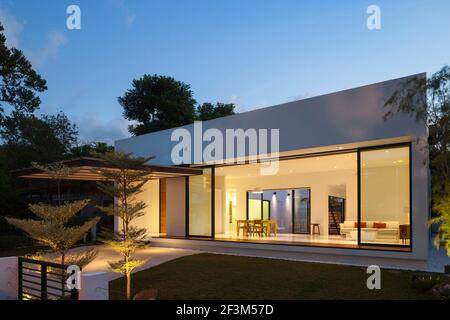 Lit extérieur de maison Cour Mandai à Singapour. Banque D'Images