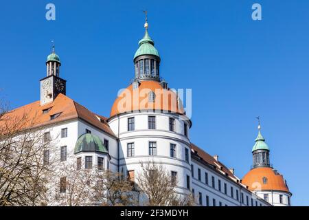 Tour et façade du château de Neuburg, Bavière, Allemagne Banque D'Images