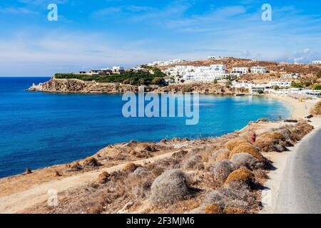 Plage d'Agios Stefanos sur l'île de Mykonos, Cyclades, en Grèce. Banque D'Images