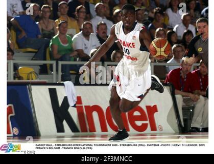 BASKET BALL - TOURNOI INTERNATIONAL DE STRASBOURG 2009 - STRASBOURG (FRA) - 25/07/2009 - PHOTO : HERVE BELLENGER / DPPIFRANCE V BELGIUM - YANNICK BOKOLO (FRA) Banque D'Images