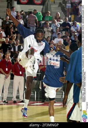 BASKET BALL - TOURNOI INTERNATIONAL DE STRASBOURG 2009 - STRASBOURG (FRA) - 25/07/2009 - PHOTO : HERVE BELLENGER / DPPIFRANCE V BELGIQUE - RONNY TURIAF (FRA) Banque D'Images