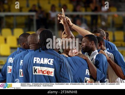 BASKET BALL - TOURNOI INTERNATIONAL DE STRASBOURG 2009 - STRASBOURG (FRA) - 26/07/2009 - PHOTO : HERVE BELLENGER / DPPIFRANCE V RÉPUBLIQUE TCHÈQUE - ÉQUIPE FRANCE Banque D'Images