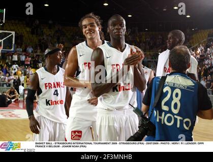 BASKET BALL - TOURNOI INTERNATIONAL DE STRASBOURG 2009 - STRASBOURG (FRA) - 25/07/2009 - PHOTO : HERVE BELLENGER / DPPIFRANCE V BELGIQUE - JOAKIM NOAH (FRA) Banque D'Images