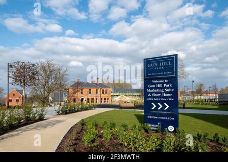 Gun Hill Park fait partie de Wellesley Estate, nouveau développement par Weston Homes à Aldershot, Hampshire, Angleterre, Royaume-Uni Banque D'Images