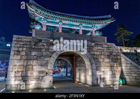 Séoul, Corée du Sud. 24 mai 2017. La porte de Gwanghuimun est l'une des huit portes du mur de la forteresse de Séoul, à l'angle des Toegye-ro et Cheonggu Banque D'Images