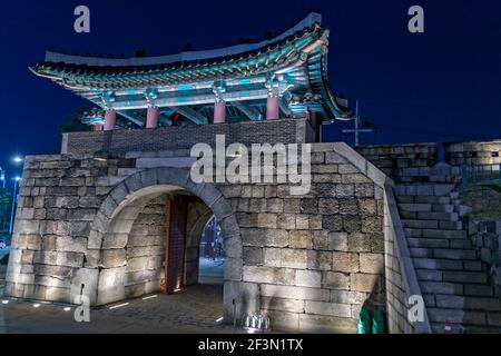 Séoul, Corée du Sud. 24 mai 2017. La porte de Gwanghuimun est l'une des huit portes du mur de la forteresse de Séoul, à l'angle des Toegye-ro et Cheonggu Banque D'Images