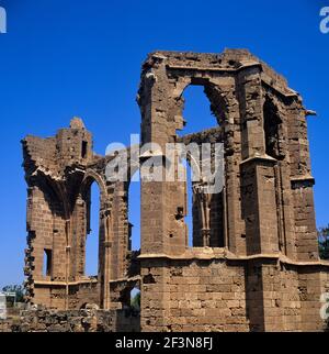 St George des Latins est l'une des plus anciennes églises de la ville fortifiée de Famagusta et une ruine affichant l'artisanat et l'architecture. C'était ori Banque D'Images