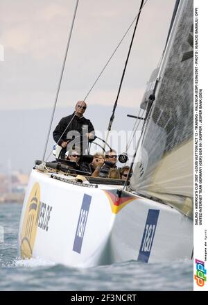 VOILE - COUPE DE L'AMÉRIQUE 2007 - LOUIS VUITTON ACT 13 - FORMATION - VALENCE (ESP) 02/04/2007 - PHOTO : IGNACIO BAAIXAULI / DPPI UNITED INTERNET TEAM ALLEMAGNE (GER) GER 89 / SKIPPER : JESPER BANK (DEN) Banque D'Images