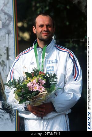 CANOË KAYAK - CHAMPIONNATS DU MONDE 2002 - BOURG-ST-MAURICE (FRA) - 21-25/08/2002 - PHOTO: IGOR MEIJER / DPPI HOMMES - C1 - PATRICE ESTANGUET (FRA) Banque D'Images