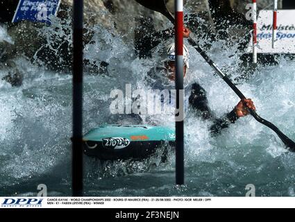 CANOË KAYAK - CHAMPIONNATS DU MONDE 2002 - BOURG-ST-MAURICE (FRA) - 21-25/08/2002 - PHOTO: IGOR MEIJER / DPPI HOMMES - K1 - FABIEN LEFEVRE (FRA) - VAINQUEUR Banque D'Images