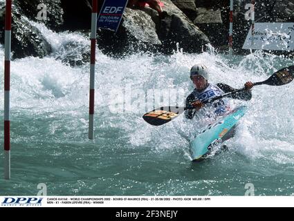 CANOË KAYAK - CHAMPIONNATS DU MONDE 2002 - BOURG-ST-MAURICE (FRA) - 21-25/08/2002 - PHOTO: IGOR MEIJER / DPPI HOMMES - K1 - FABIEN LEFEVRE (FRA) - VAINQUEUR Banque D'Images