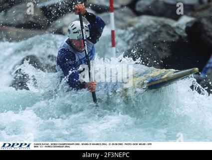 CANOË KAYAK - CHAMPIONNATS DU MONDE 2002 - BOURG-ST-MAURICE (FRA) - 21-25/08/2002 - PHOTO: IGOR MEIJER / DPPI HOMMES - C1 - PATRICE ESTANGUET (FRA) Banque D'Images