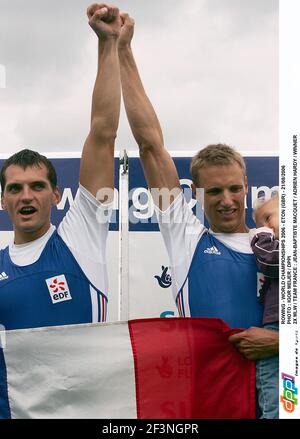 CHAMPIONNATS DU MONDE D'AVIRON ETON GREAT BRITAIN 26 AOÛT 2006 FINAL DAY ADRIEN HARDY, JEAN BAPTISTE MACQUET, CHAMPION DU MONDE EN DOUBLE SCULPTURE POUR HOMMES PHOTO IGOR MEIJER Banque D'Images