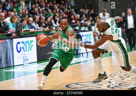 James Florence de l'équipe de Zielona Gora et défense de Jamar Wilson de Nanterre92 lors de la Ligue des Champions, Groupe D, match de basket-ball entre Nanterre 92 et Stelmet Zielona Gora le 14 novembre 2017 au Palais des Sports Maurice Thorez à Nanterre, France - photo I-HARIS / DPPI Banque D'Images