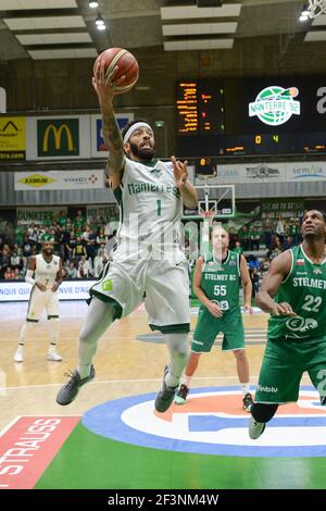 Tourné de Terray Petteway de Nanterre92 pendant la Ligue des Champions, Groupe D, match de basket-ball entre Nanterre 92 et Stelmet Zielona Gora le 14 novembre 2017 au Palais des Sports Maurice Thorez à Nanterre, France - photo I-HARIS / DPPI Banque D'Images