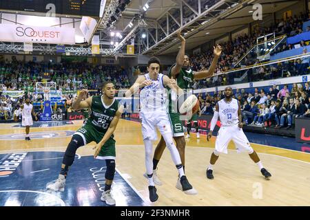 Myles Hesson, Alade Aminu de Nanterre 92 équipe et Maxime Roos de Levallois Metropolitans équipe pendant le Championnat de France Pro UN match de basket-ball entre Levallois Metropolitans et Nanterre 92 le 13 janvier 2018 au Palais des Sports Marcel Cerdan à Levallois, France - photo I-HARIS / DPPI Banque D'Images