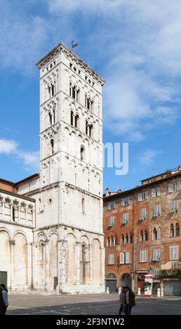 San Michele à Foro est une église catholique romaine de la basilique à Lucca, en Toscane, construit sur l'ancien forum romain, et datant de 795 AD. Jusqu'en 1370, il y a Banque D'Images