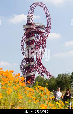 La sculpture d'Orbit ArcelorMittal, parc olympique Queen Elizabeth, Stratford; Londres, E20. Banque D'Images