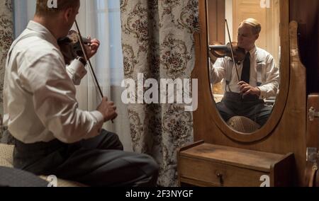 HHHHH l'Homme au coeur du fer année : 2017 France / GB / Belgique / USA Directeur : Cedric Jimenez Jason Clarke photo : Bruno Calvo Legende films Banque D'Images