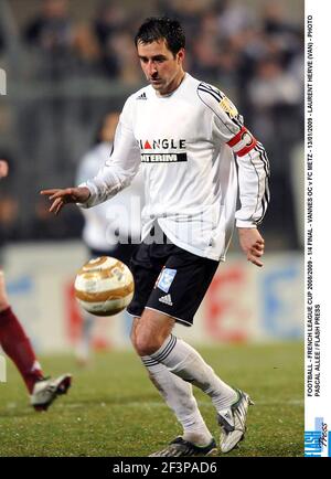 Maillot De Foot Finale Coupe De La Ligue 2009, Vannes, Adidas, Taille L, Porté