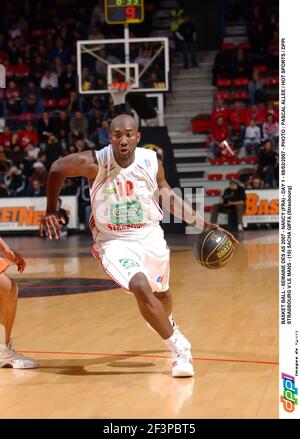 BASKET BALL - SEMAINE DES AS 2007 - NANCY (FRA) - JOUR 1 - 08/02/2007 - PHOTO : PASCAL ALLEE / SPORTS CHAUDS / DPPI STRASBOURG V LE MANS - (10) SACHA GIFFA (STRASBOURG) Banque D'Images