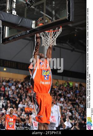 BASKET-BALL - SEMAINE DES AS 2009 - LE HAVRE (FRA) - 19 AU 22/02/2008 - FINAL ORLÉANS - LE MANS - DUNK ALAIN KOFFI / LE MANS PHOTO : PASCAL ALLEE / HOT SPORTS / DPPI Banque D'Images