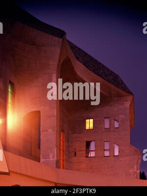 Goethesanum in Dornach, Schweiz,Außenansicht/Detail/Dämmerung,Rudolf Steiner, 1928 Banque D'Images