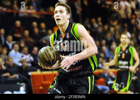 BASKET-BALL - SEMAINE DES AS 2010 - VILLEURBANNE (FRA) - 18 AU 21/02/2010 - PHOTO : PASCAL ALLEE / SPORTS CHAUDS / DPPI - KRISTJAN KANGUR (ASVEL) Banque D'Images