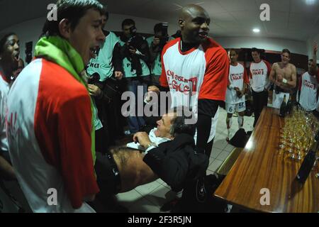 FOOTBALL - CHAMPIONNAT DE FRANCE 2009/2010 - L2 - STADE BRESTOIS V FC TOURS - 30/04/2010 - PHOTO PASCAL ALLEE / DPPI - JOY BREST Banque D'Images