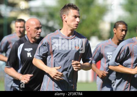 FOOTBALL - CHAMPIONNAT DE FRANCE 2010/2011 - L1 - MISCS - DÉBUT DE LA SAISON DE FORMATION DU FC LORIENT - 21/06/2010 - PHOTO PASCAL ALLEE / SPORTS CHAUDS / DPPI - LAURENT KOSCIELNY Banque D'Images