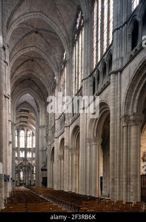 Intérieur de la cathédrale médiévale d'Evreux avec plafond voûté, Eure, haute Normandie, France Banque D'Images