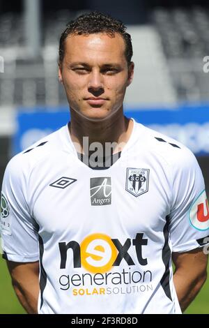 FOOTBALL - CHAMPIONNAT FRANÇAIS 2010/2011 - L2 - PRÉSENTATION SCO ANGERS - 31/08/2010 - PHOTO PASCAL ALLEE / DPPI - VINCENT MANCEAU Banque D'Images